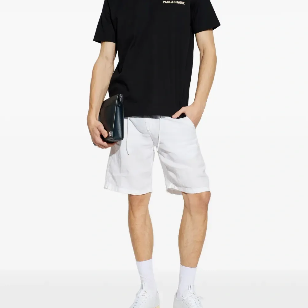 Футболка с логотипом