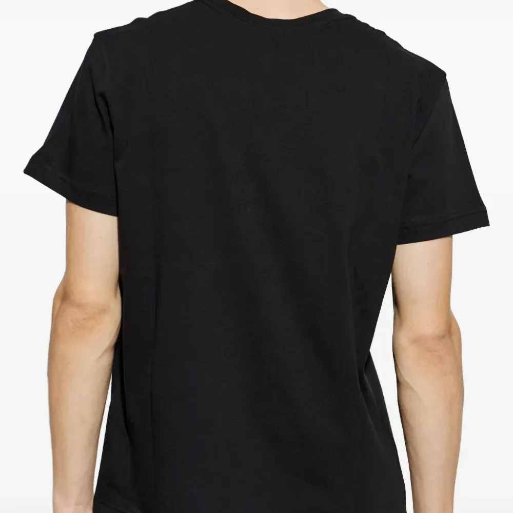 Футболка с нашивкой-логотипом