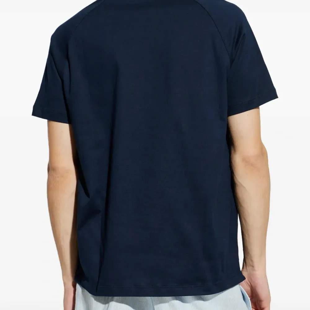 Футболка с логотипом