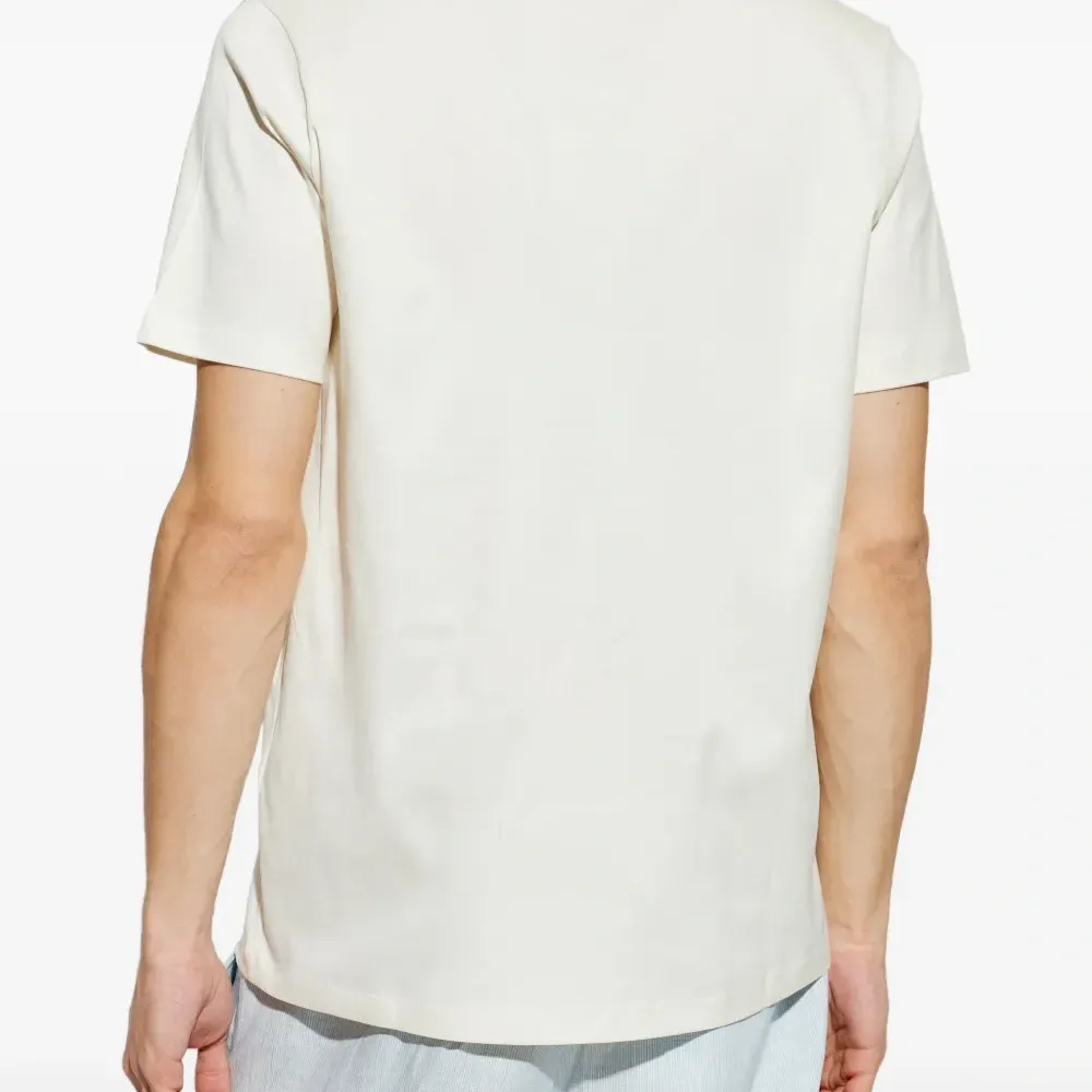 Футболка с логотипом