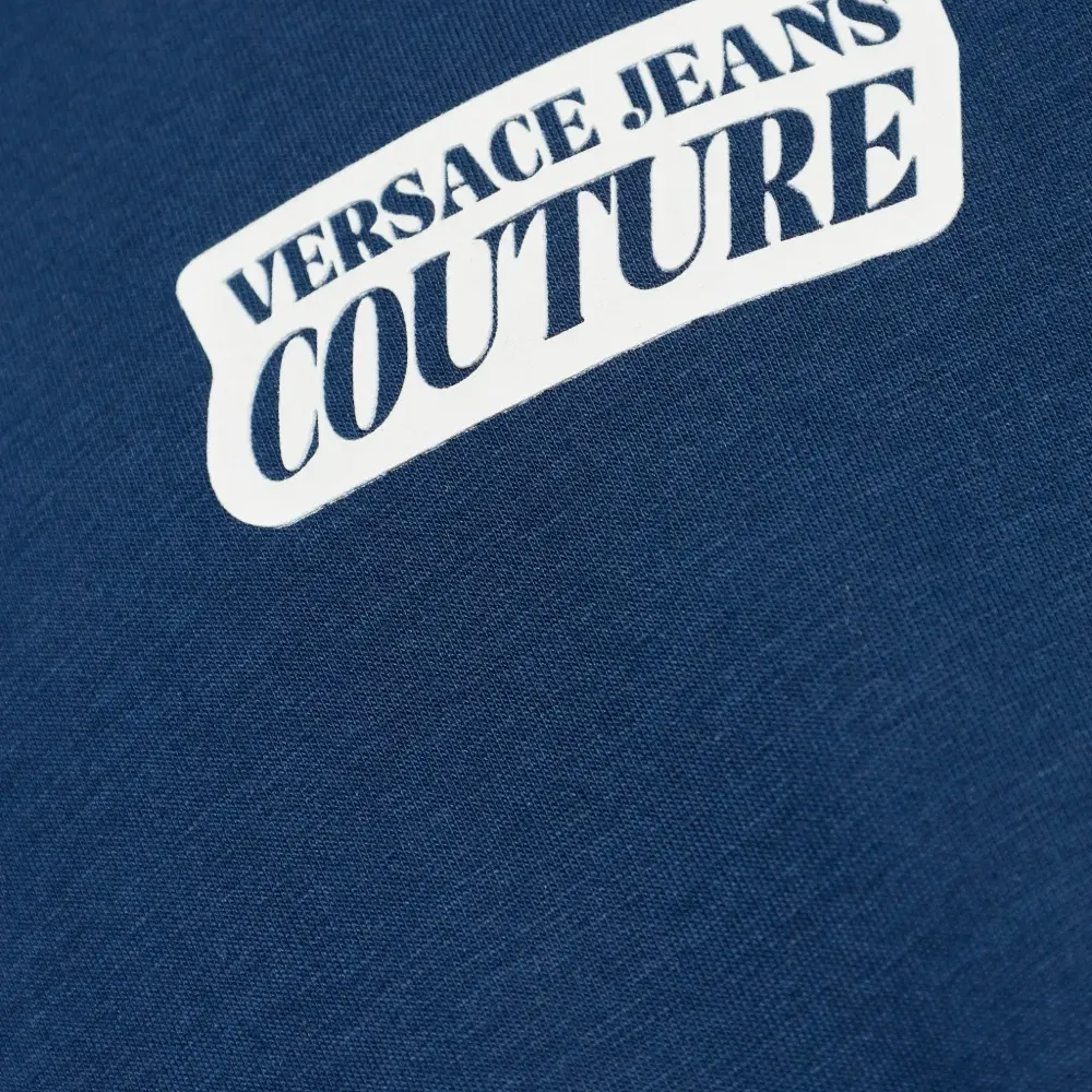 Футболка с логотипом