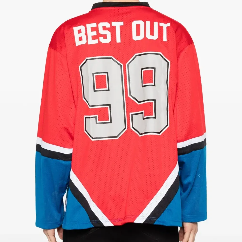 Футболка с длинными рукавами и V-образным вырезом