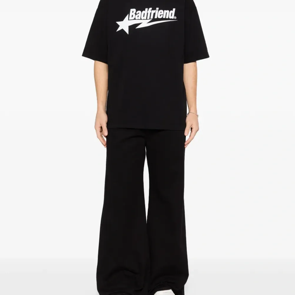 Футболка с принтом логотипа