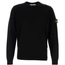 Свитер с нашивкой-логотипом