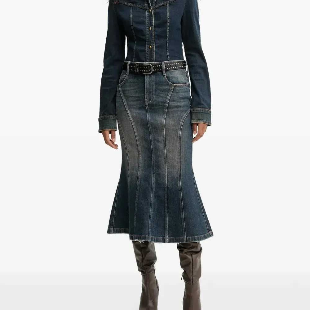 Джинсовая рубашка на пуговицах