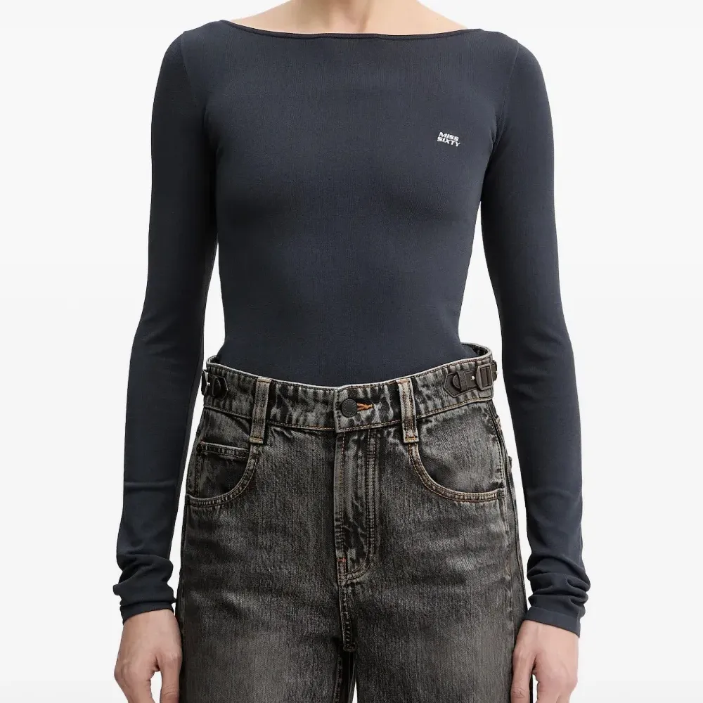 Вязаный топ с вышивкой