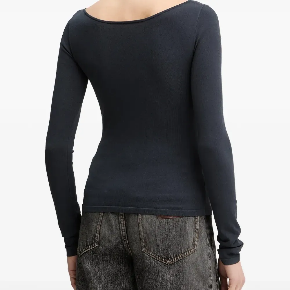 Вязаный топ с вышивкой