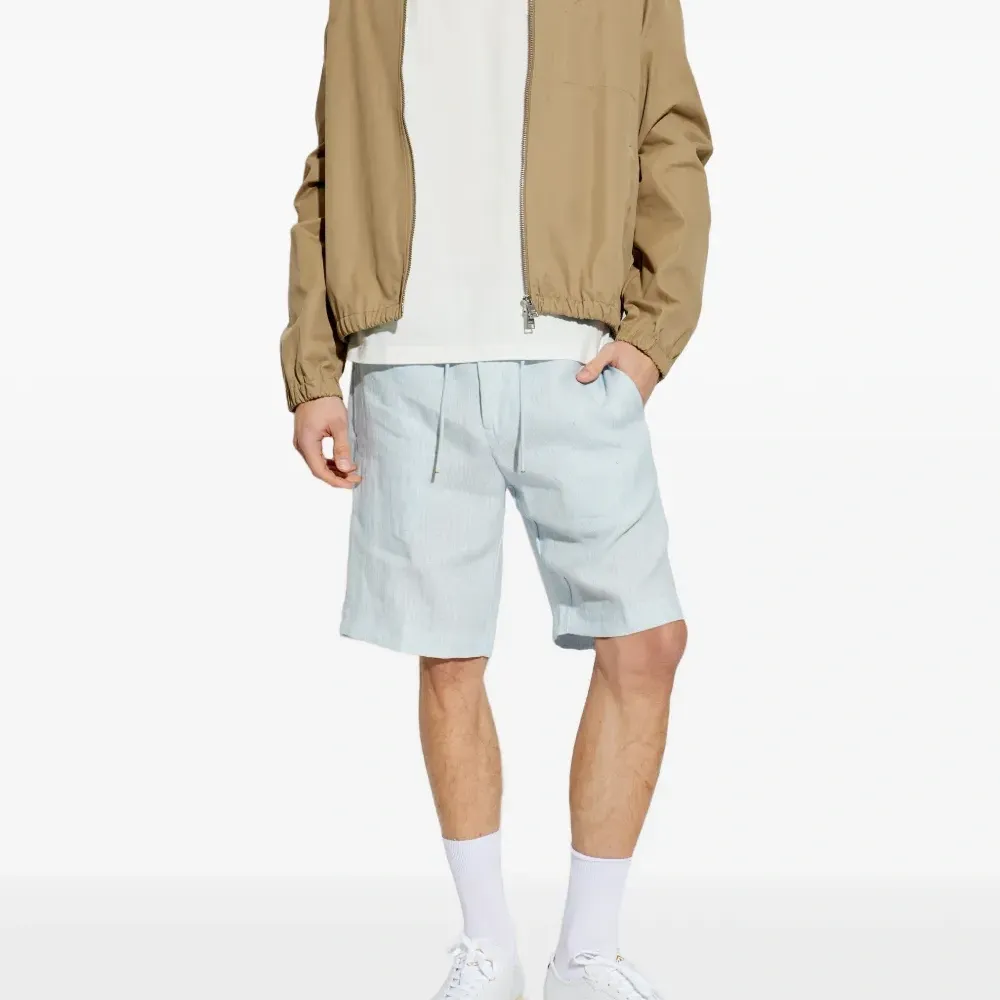 Футболка с логотипом