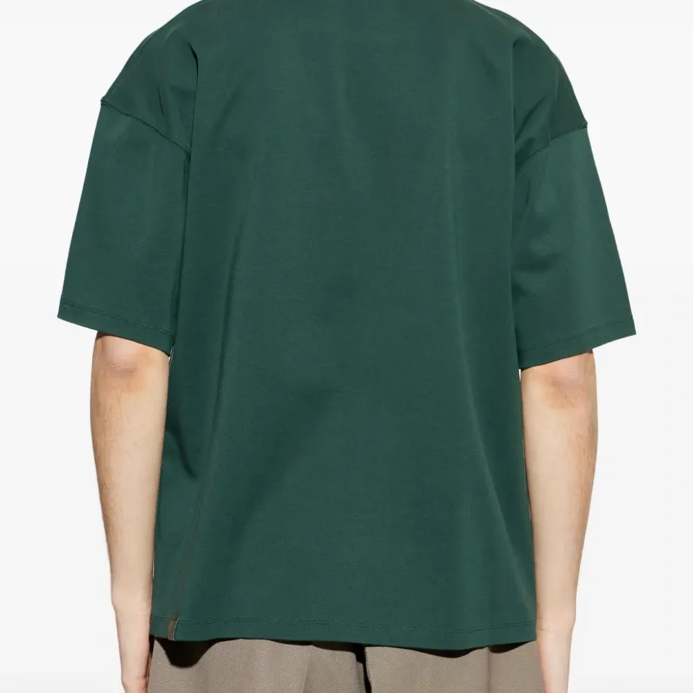 Футболка с разрезом у горловины Mick