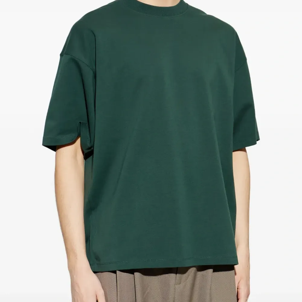 Футболка с разрезом у горловины Mick