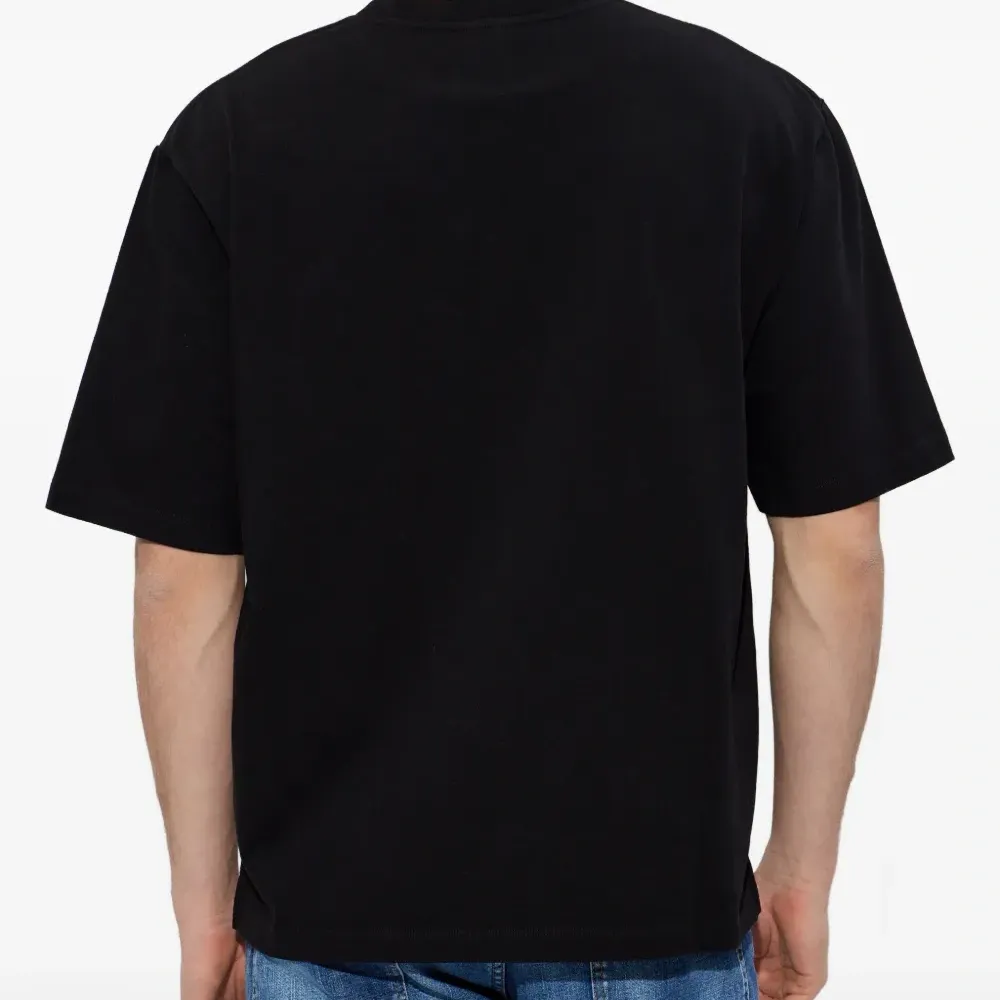 Футболка с логотипом