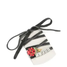 Шнурки с бисером в форме звезд