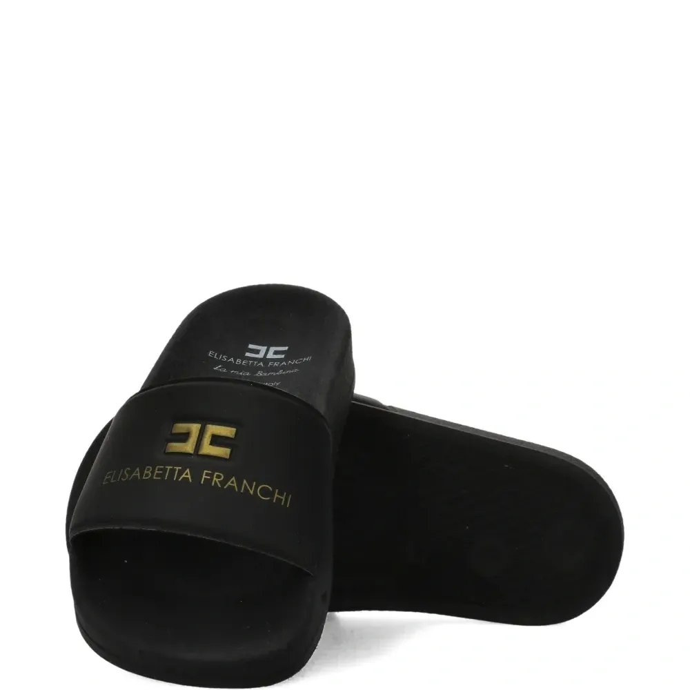 Шлёпанцы с логотипом