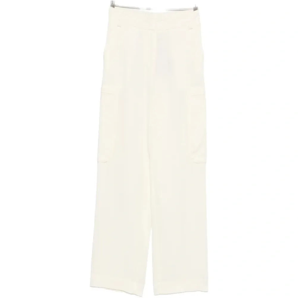 Прямые брюки с накладными карманами