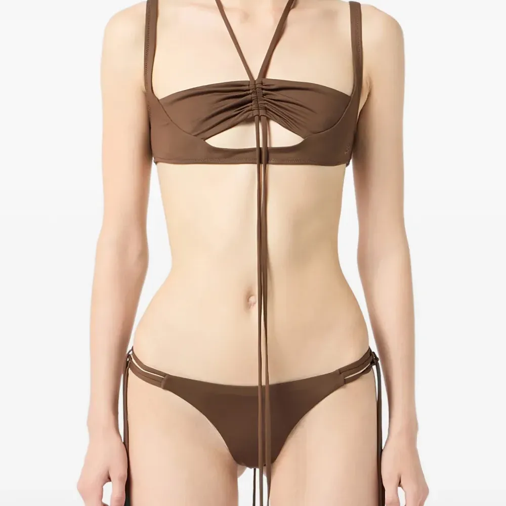 Бикини-топ с вырезами