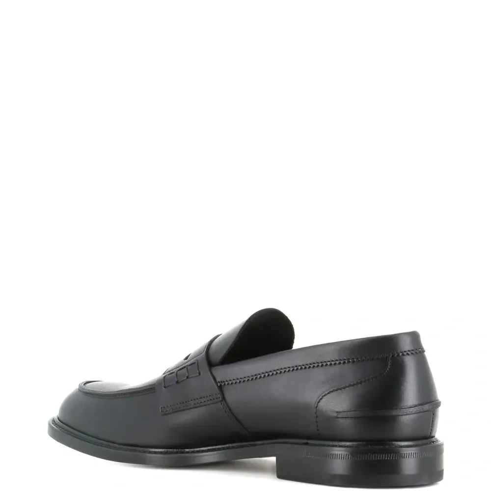 Кожаные лоферы с перемычкой