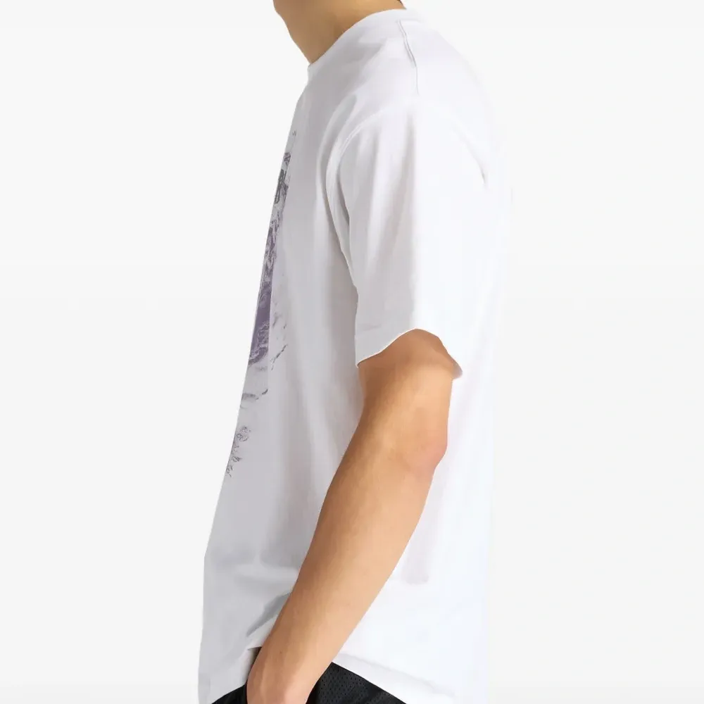 Футболка с графическим принтом "Вихрь"