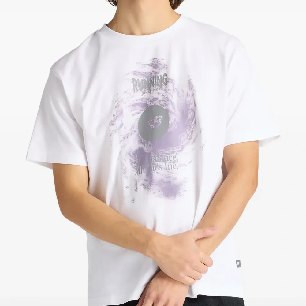 Футболка с графическим принтом "Вихрь"