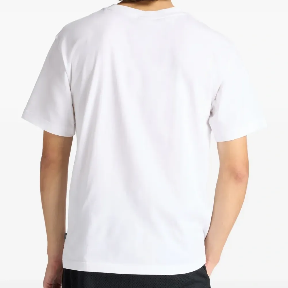 Футболка с графическим принтом "Вихрь"