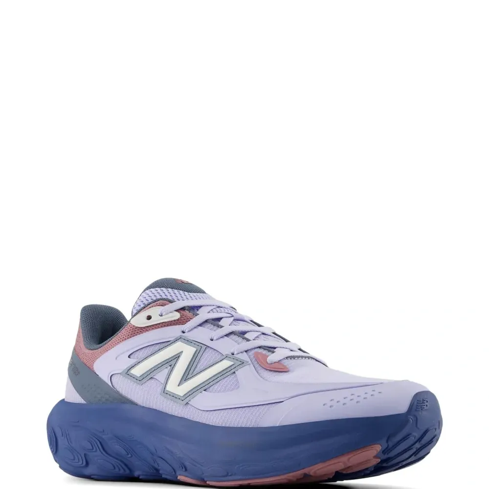 Кроссовки с нашивкой-логотипом