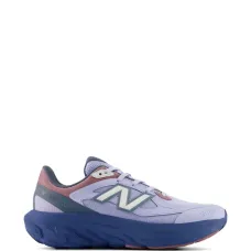 Кроссовки с нашивкой-логотипом