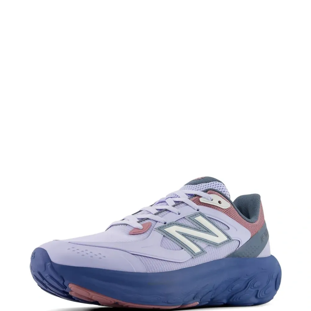 Кроссовки с нашивкой-логотипом