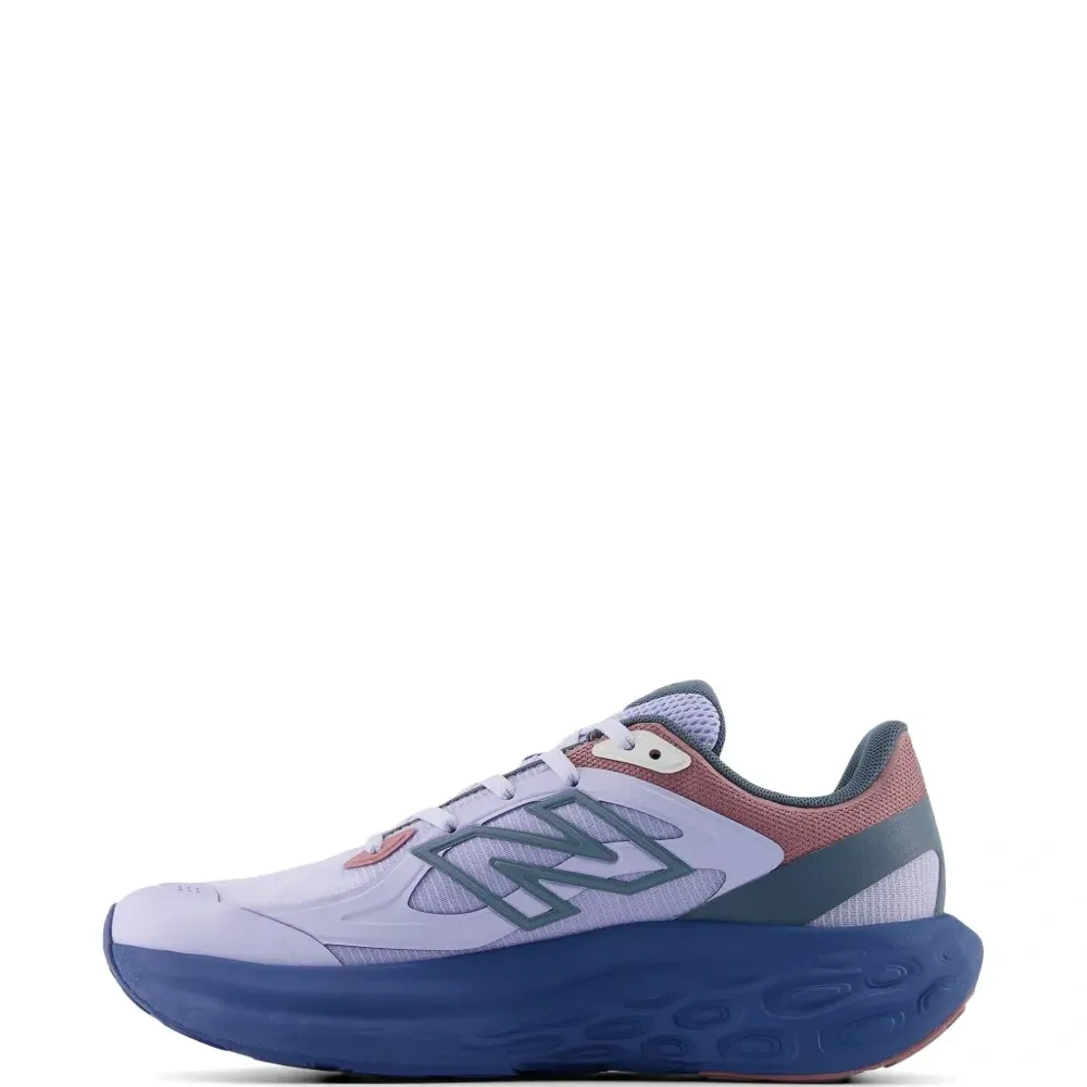 Кроссовки с нашивкой-логотипом