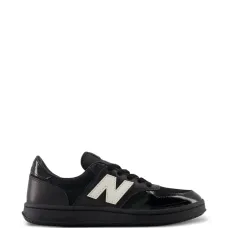 Кроссовки из лакированной кожи с сетчатыми вставками