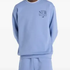 Свитер с логотипом и круглым вырезом