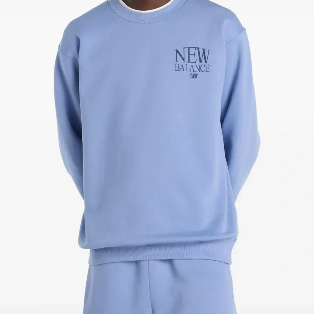 Свитер с логотипом и круглым вырезом Свитер с логотипом и круглым вырезом