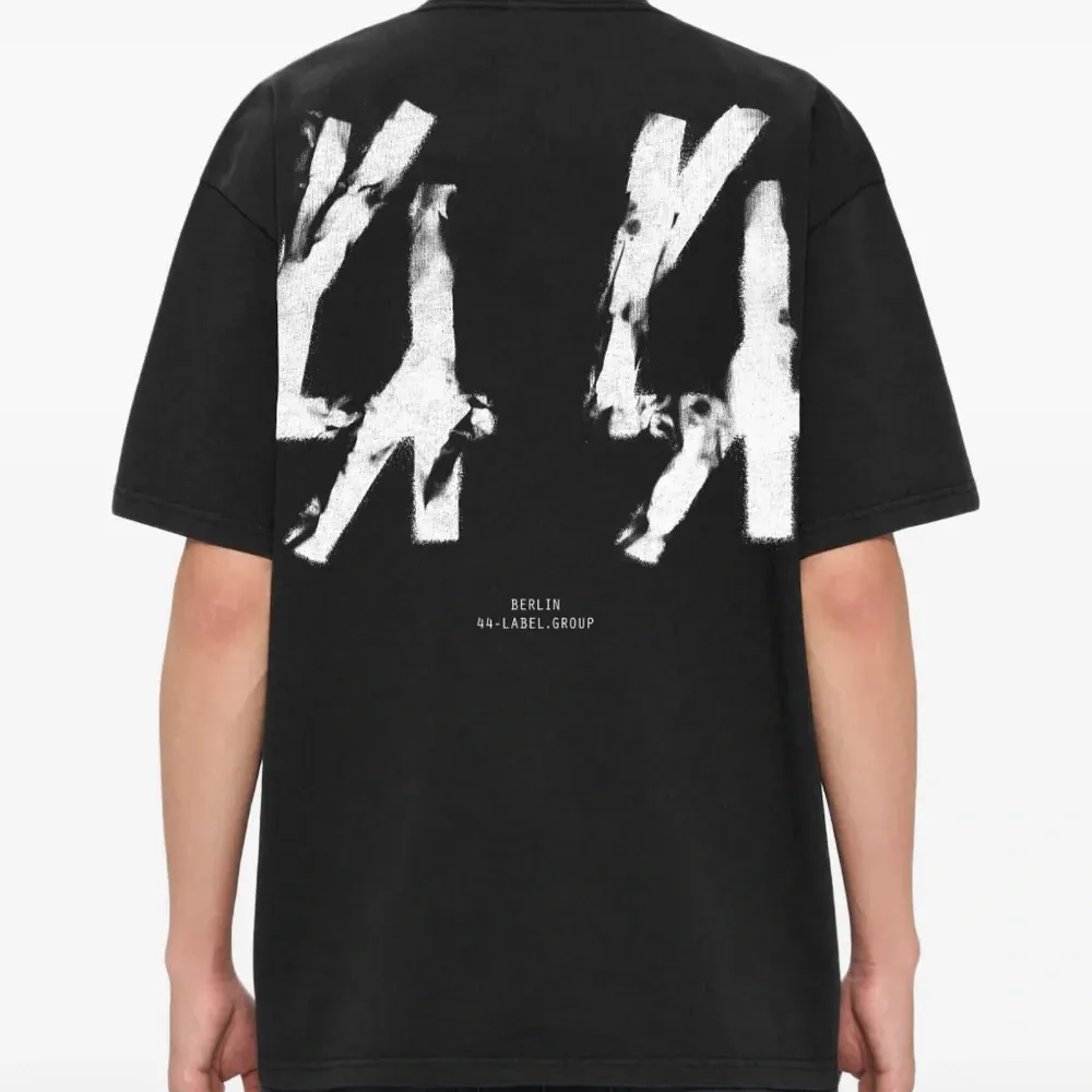 Футболка с графическим принтом