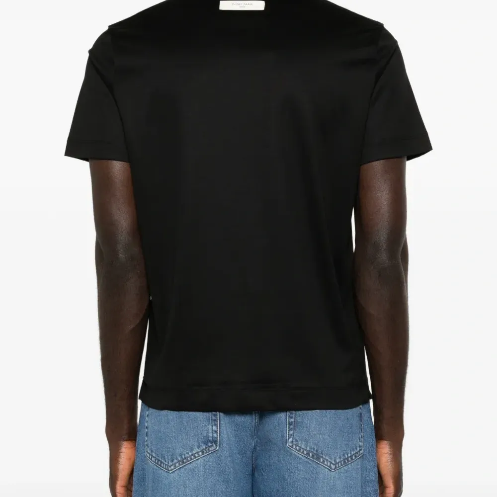 Футболка с круглым вырезом