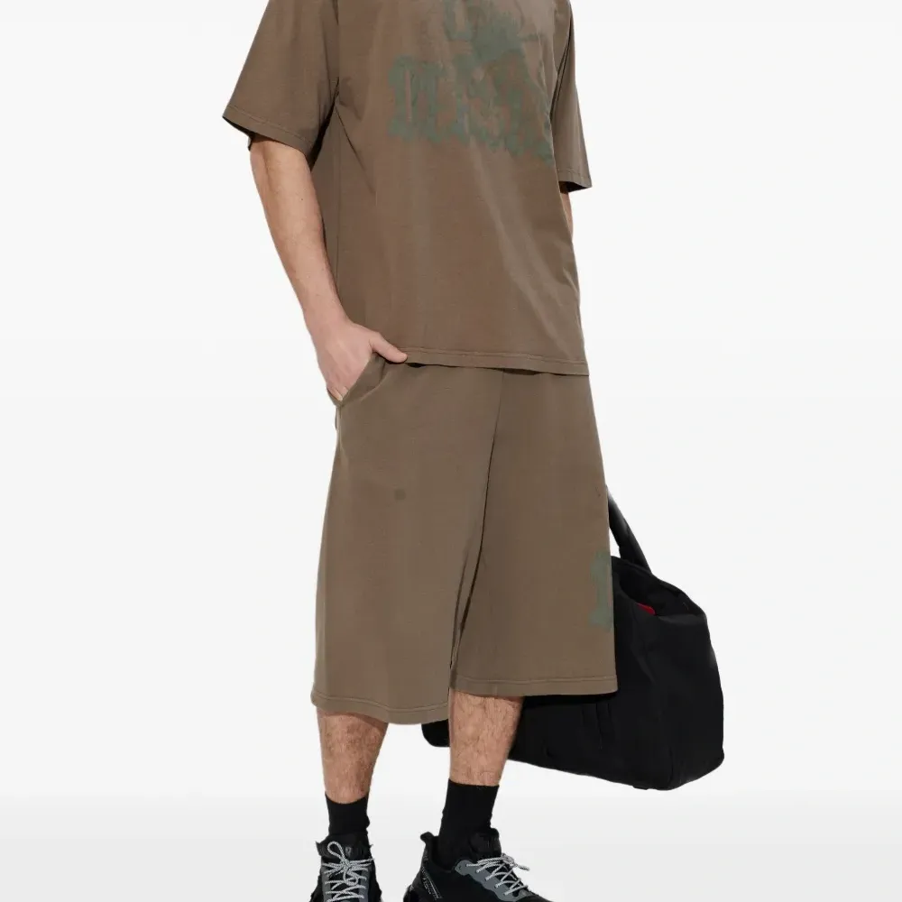 Графическая футболка T-Jussi-A