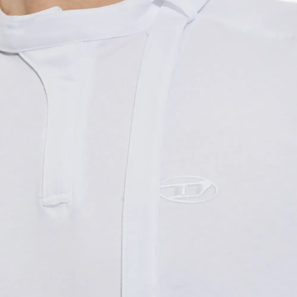 Футболка T-Kauko с галстуком на шее