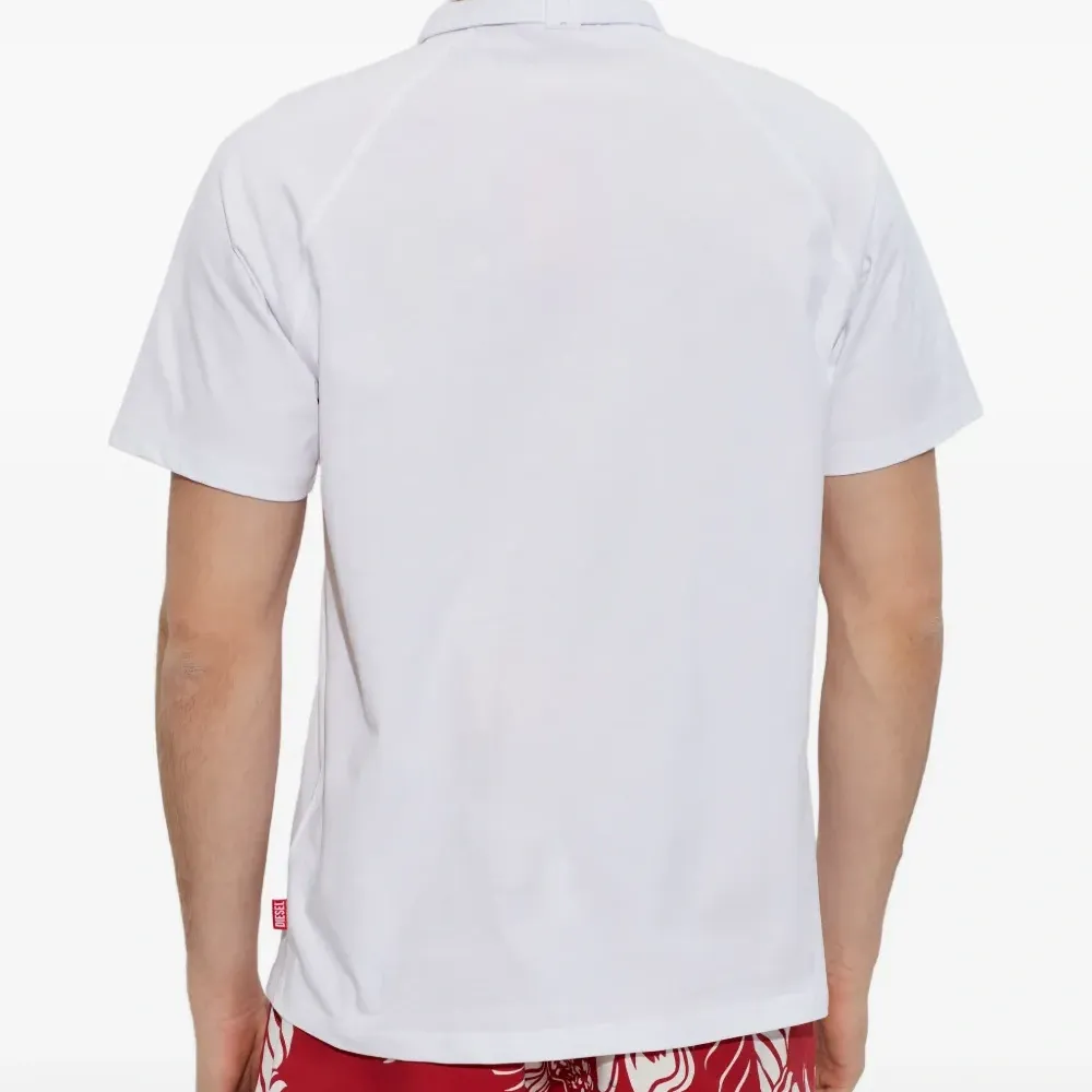 Футболка T-Kauko с галстуком на шее