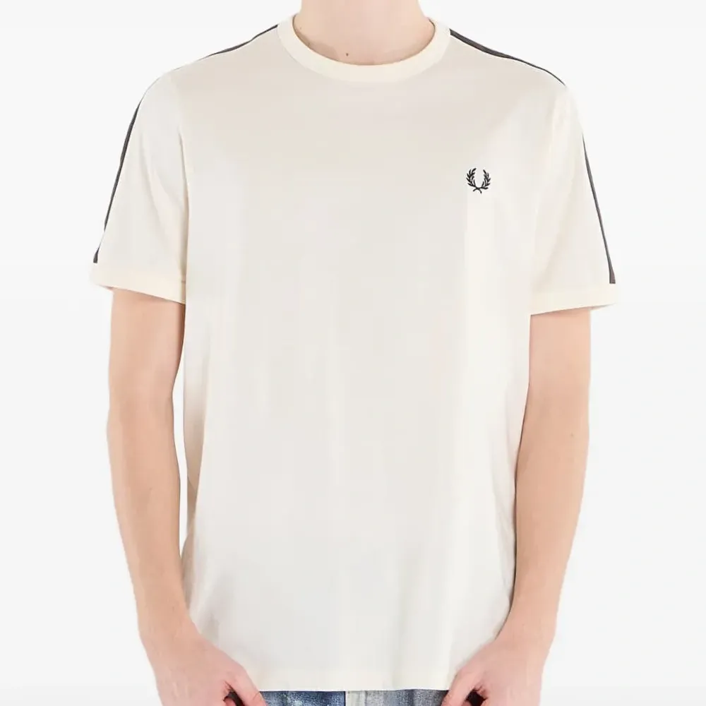 Футболка с отделкой в виде ленты