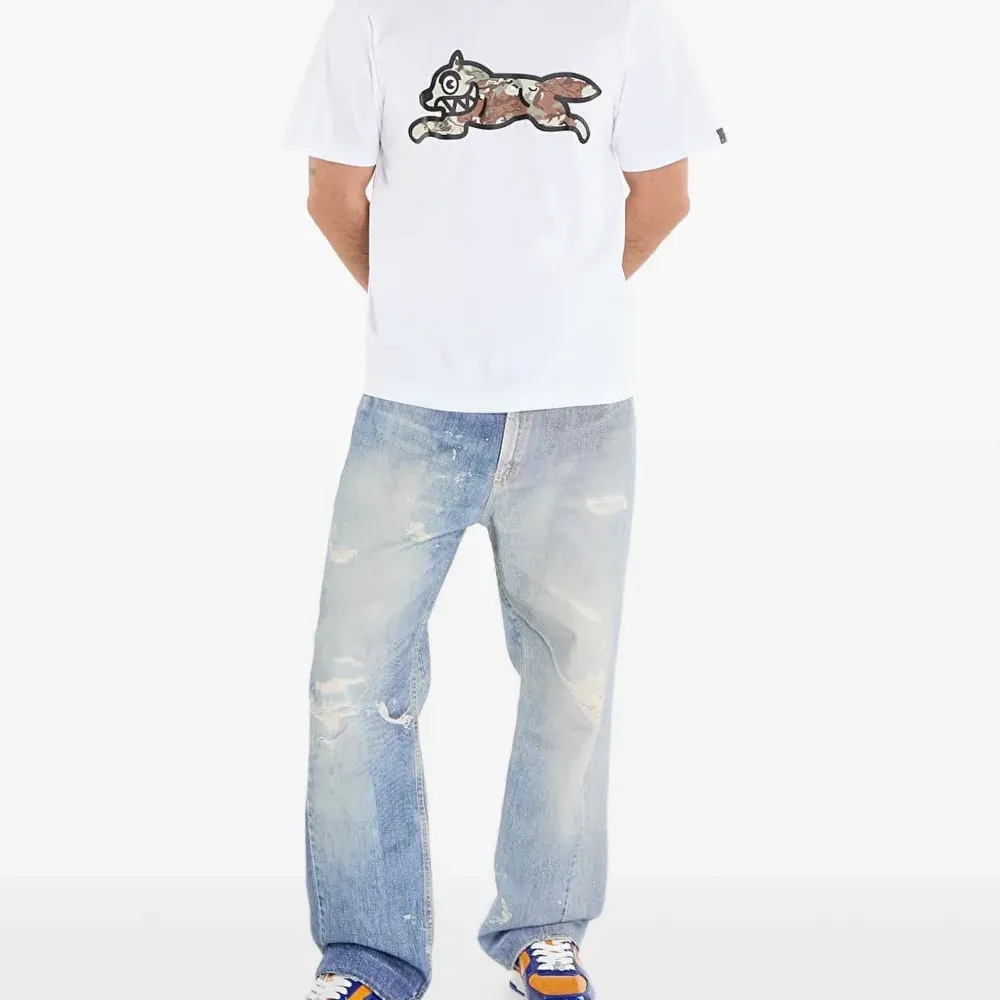 Футболка с изображением бегущей собаки