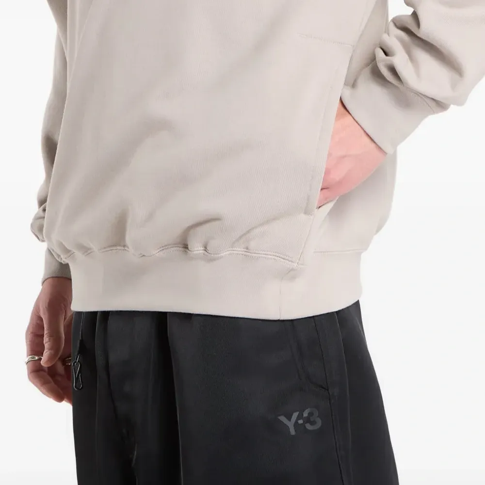 Худи с капюшоном и длинными рукавами Худи с капюшоном и длинными рукавами