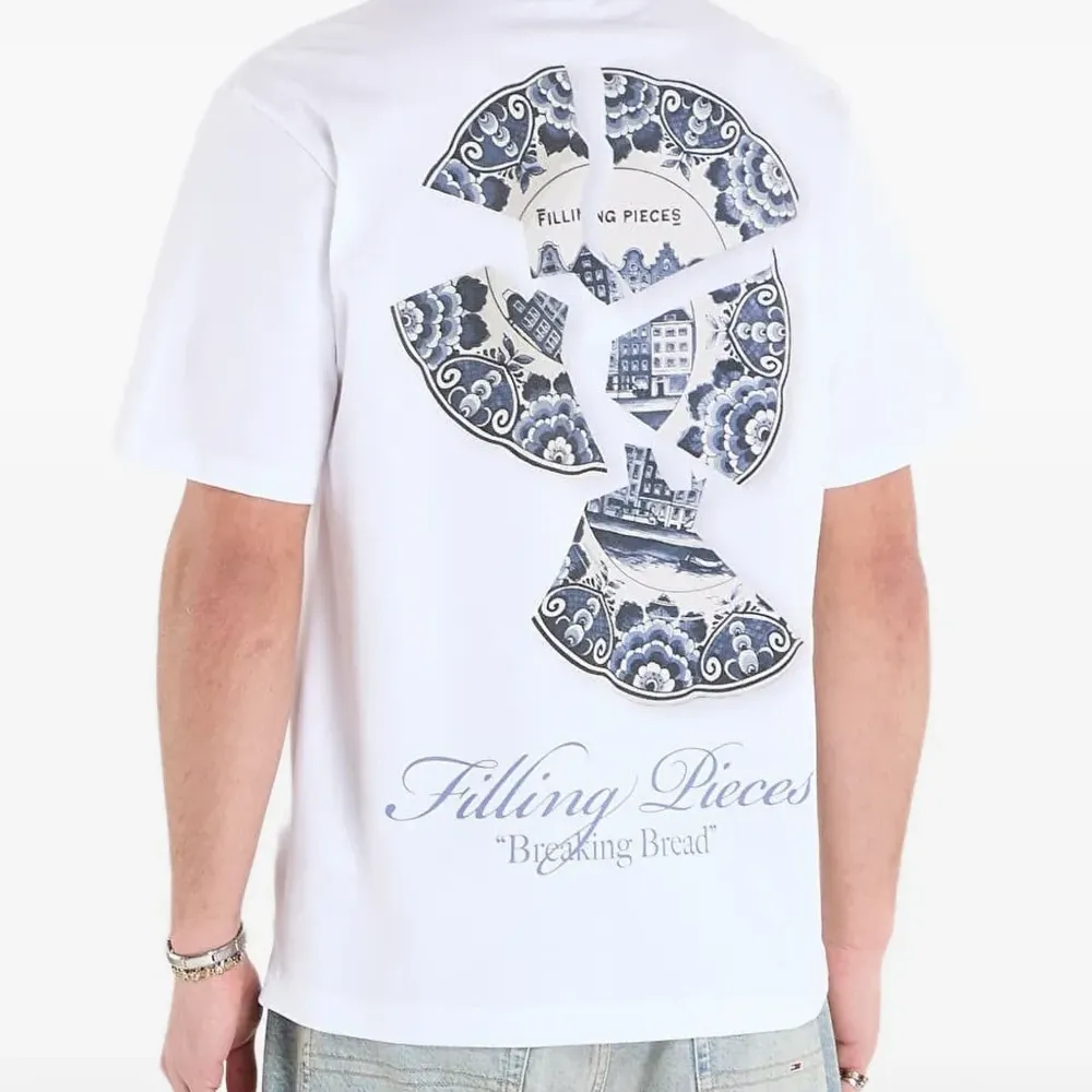 Футболка с принтом "разбитая тарелка"