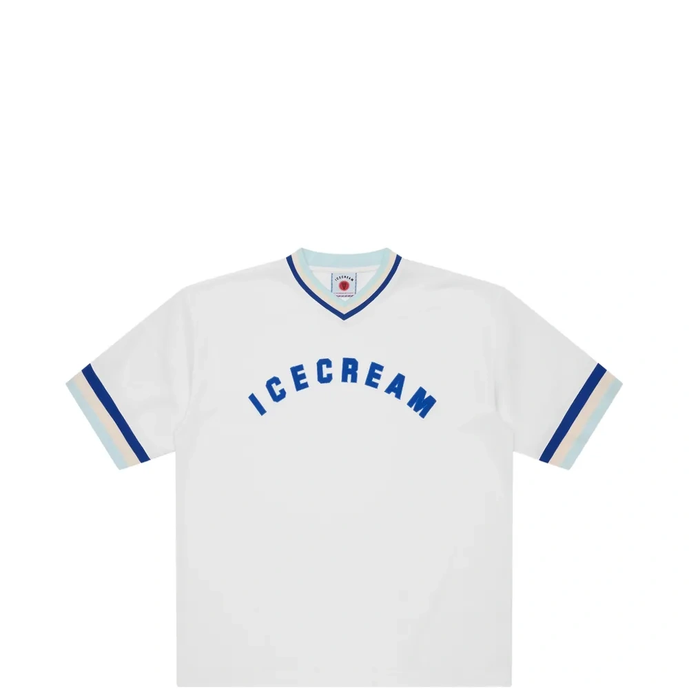 Футболка с V-образным вырезом