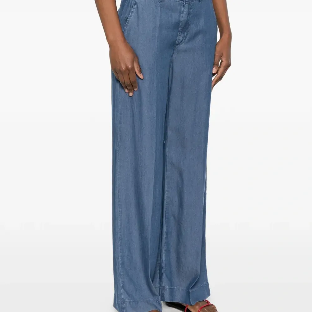 Брюки широкого кроя