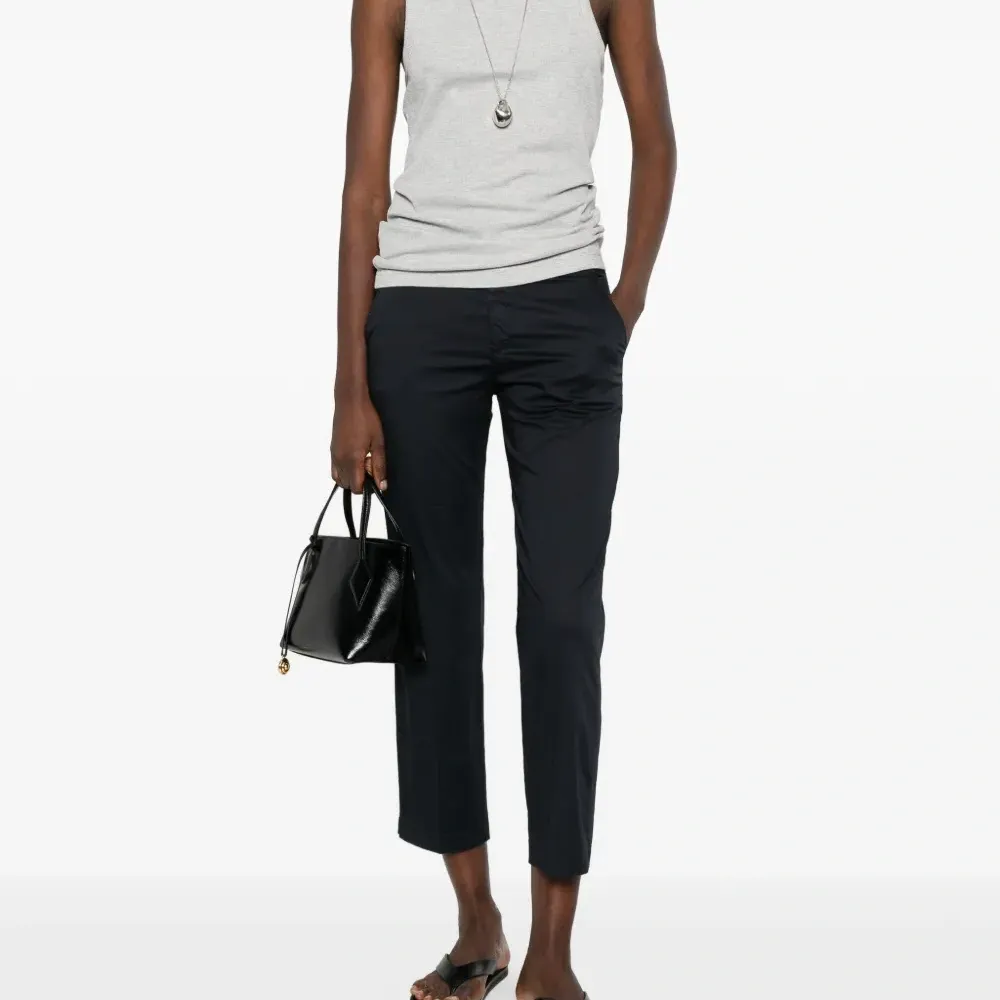 Синие укороченные брюки