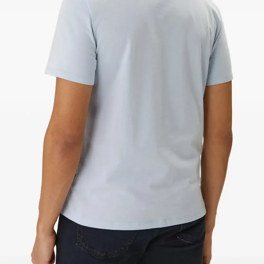 Футболка с круглым вырезом