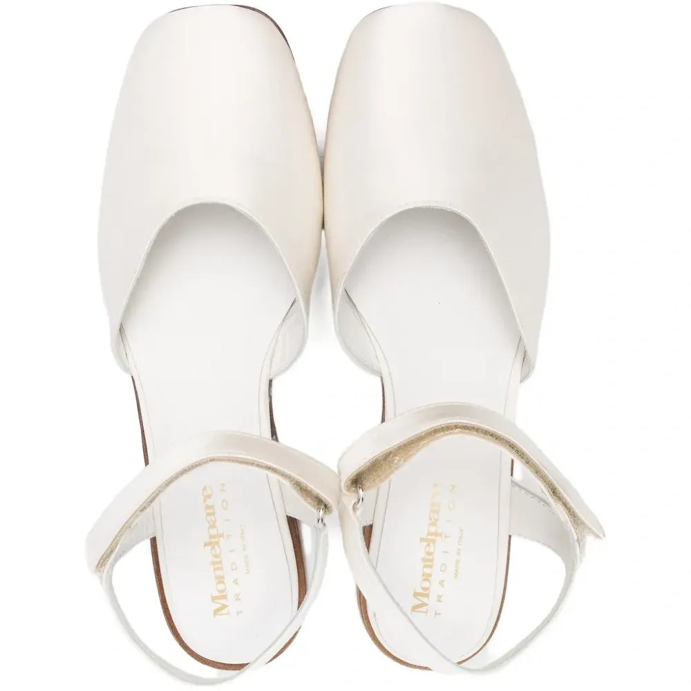 Босоножки с ремешком на щиколотке