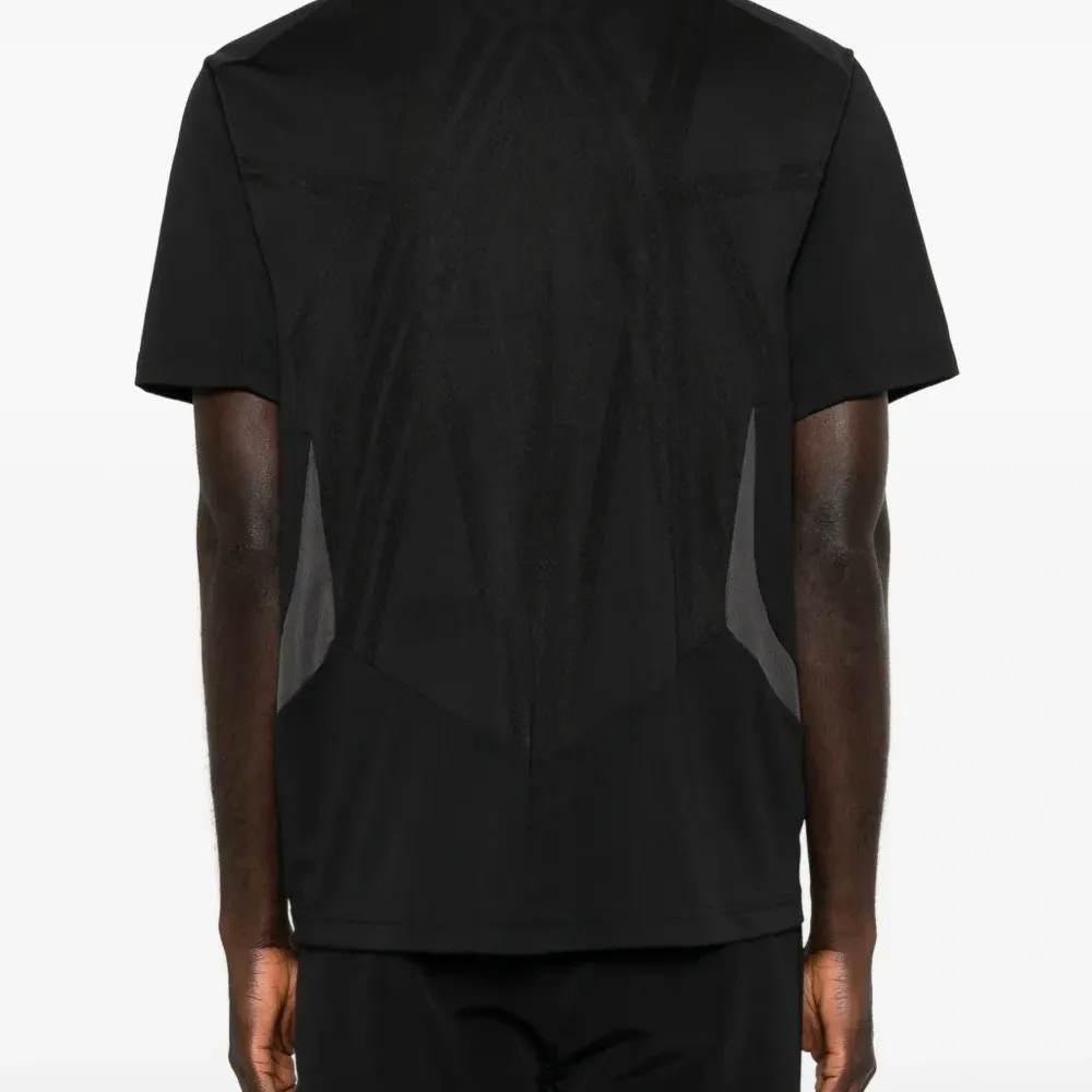 Футболка F50 с короткими рукавами