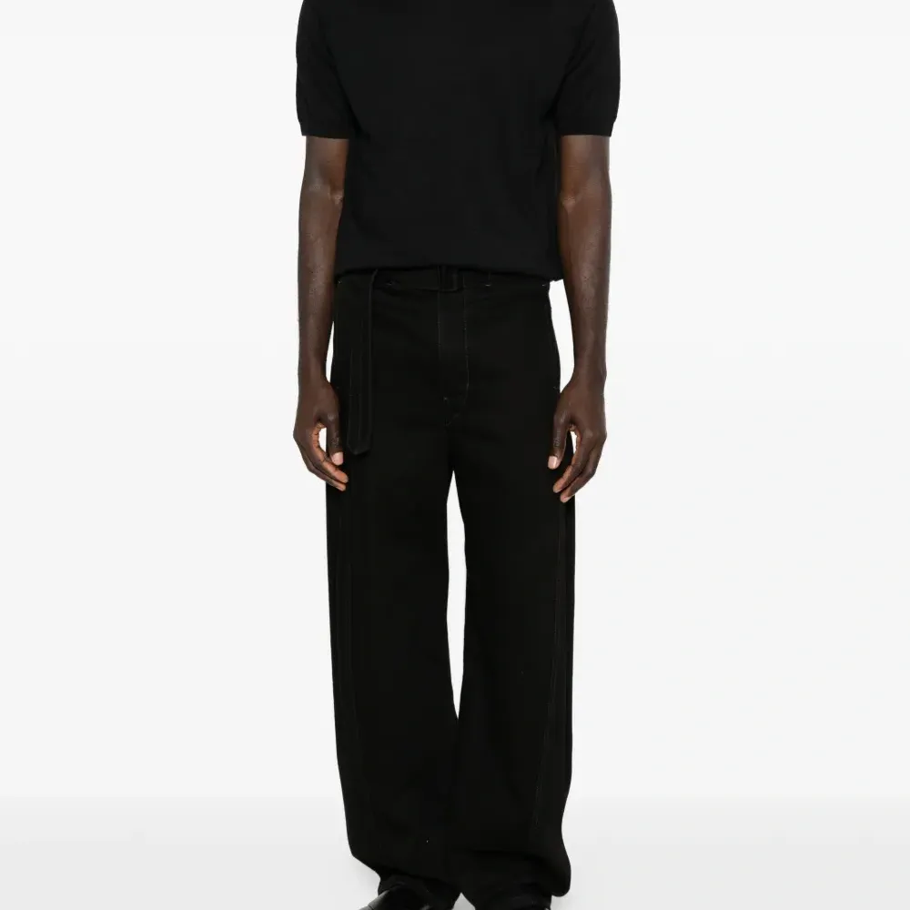 Футболка с круглым вырезом и короткими рукавами