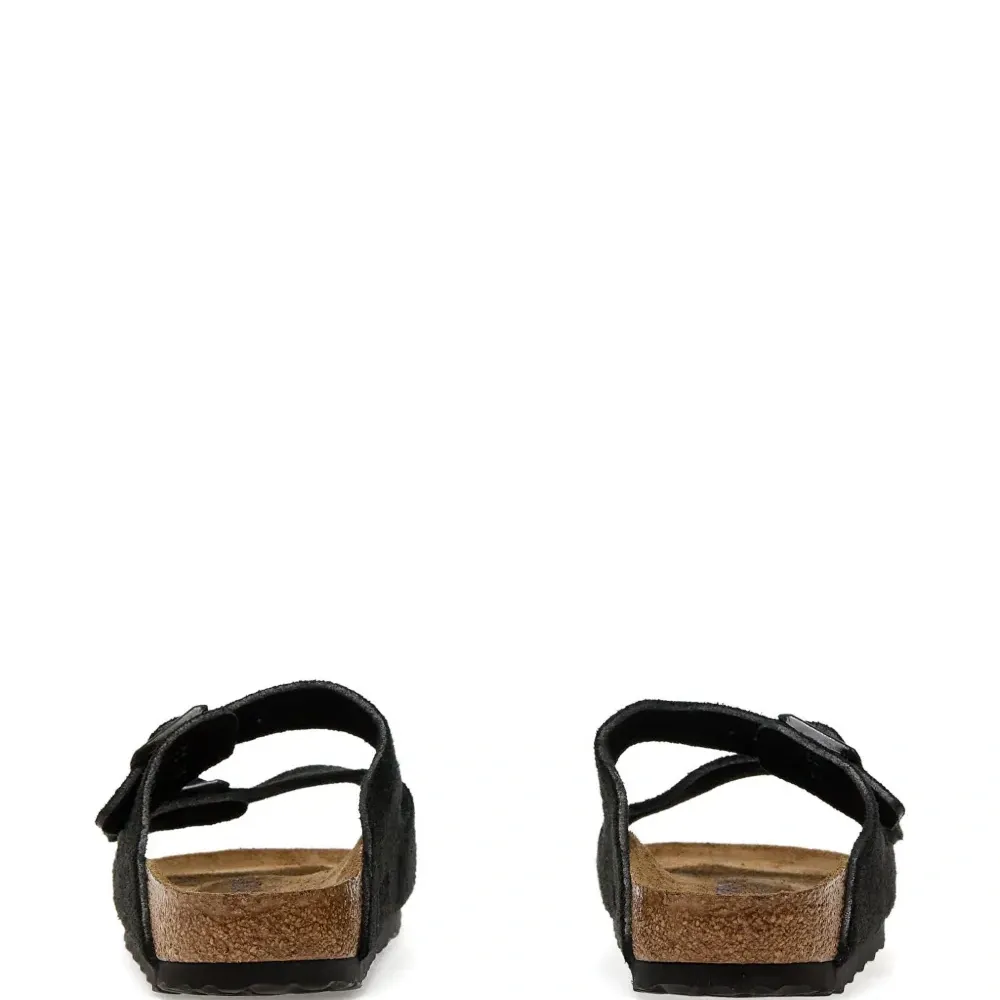 Сандалии Arizona с ремешками и пряжками