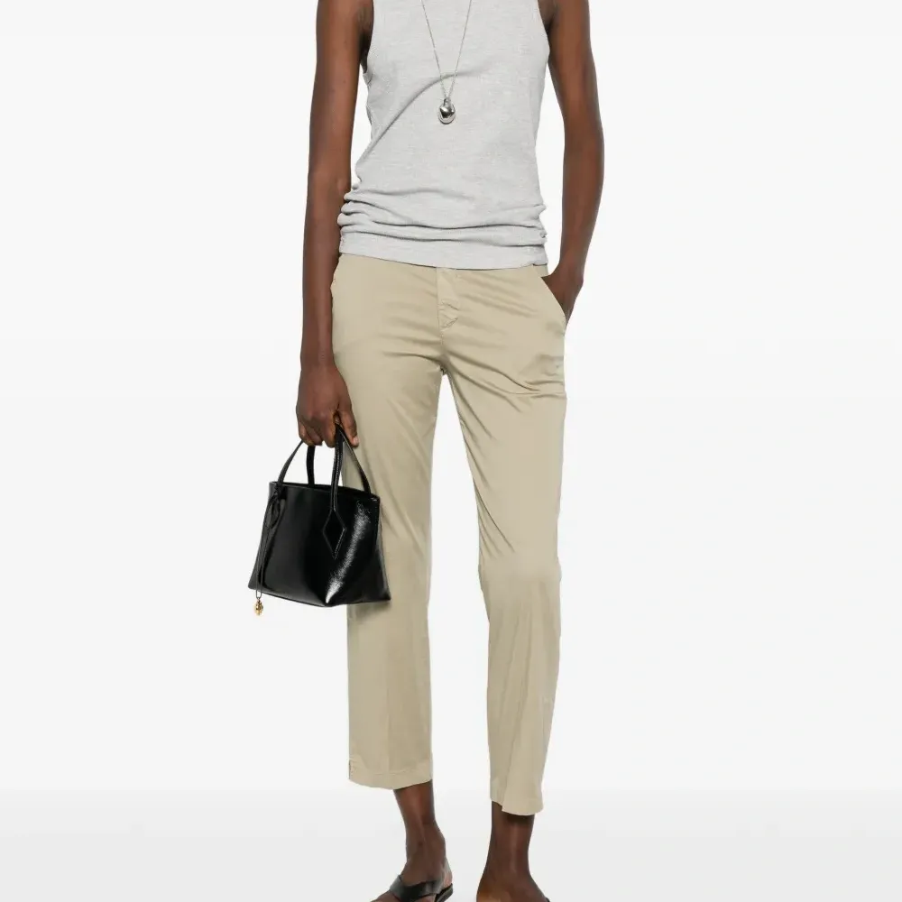 Укороченные брюки прямого кроя