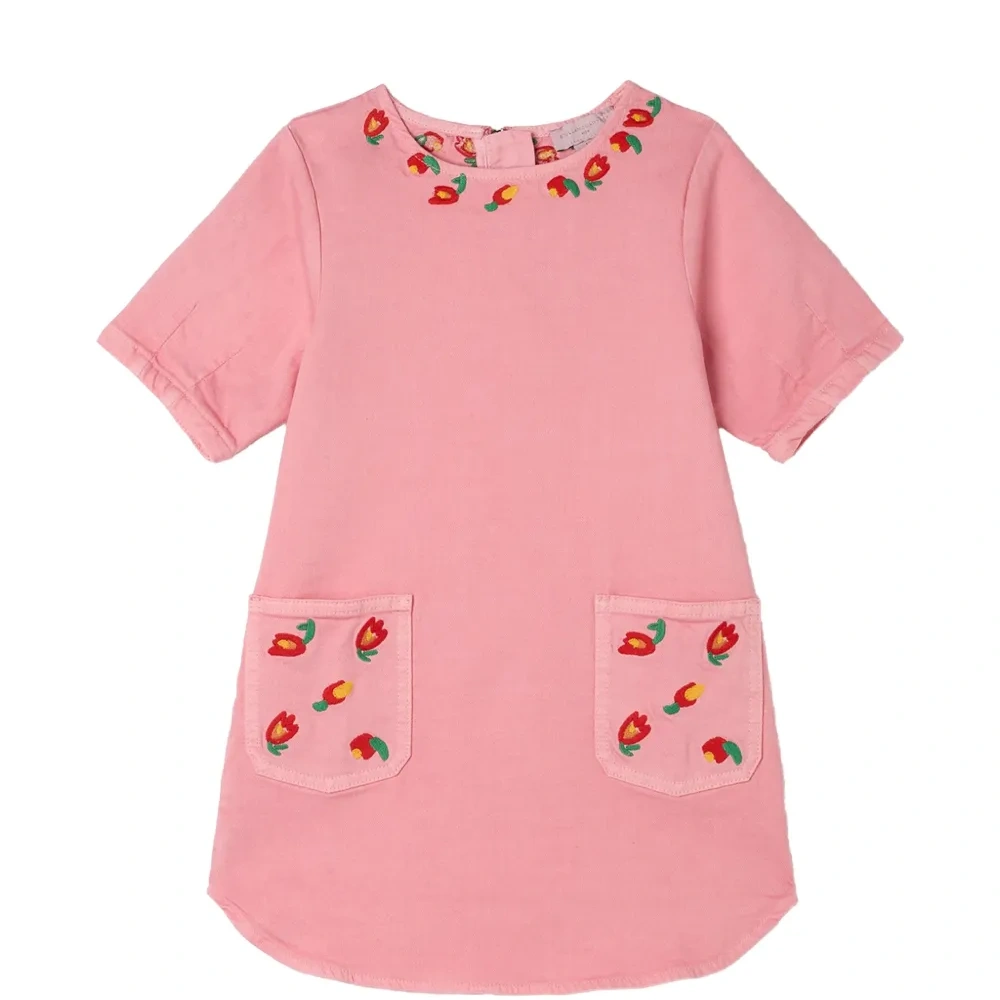 Платье с цветочной вышивкой и карманом