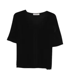 Футболка с V-образным вырезом